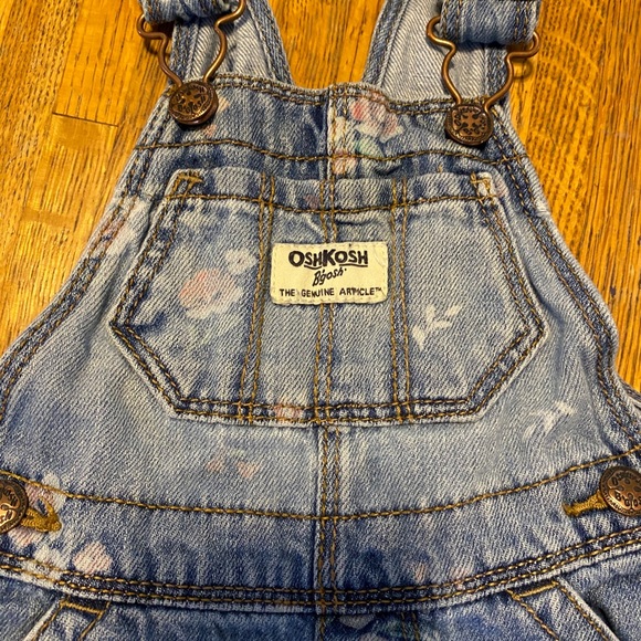 OshKosh flowered denim overalls, 6-9m - Picture 4 of 4